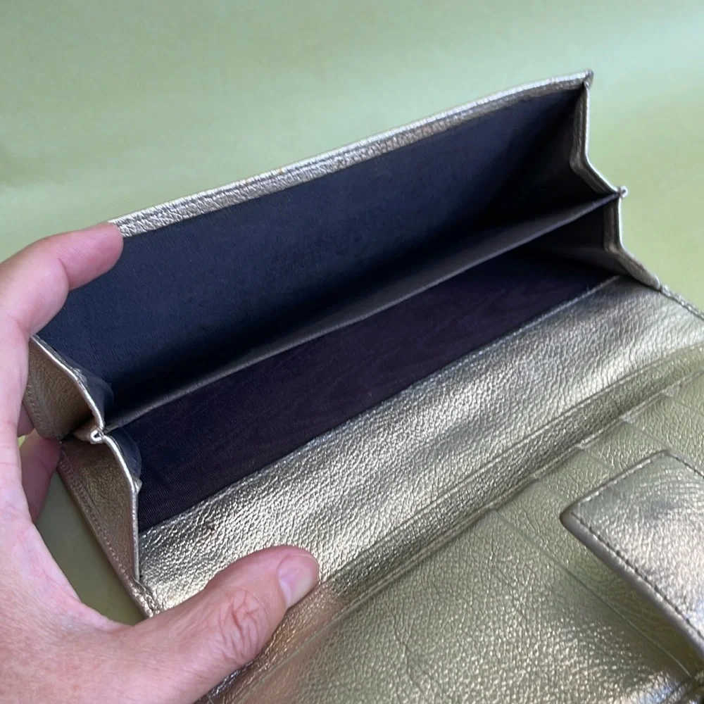 Large Vintage metallic gold Gucci pebbled leather wallet - Picture 10 of 12